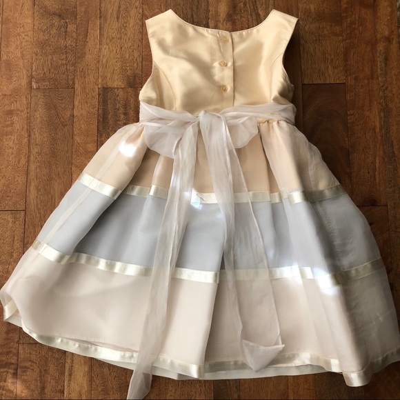 Gold Fancy Dress - Picture 2 of 8